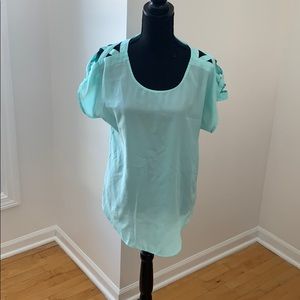 Women’s short sleeve blouse